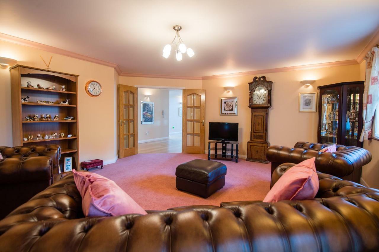 Bed and Breakfast Y Grange Llanfihangel-y-Creuddyn Zewnętrze zdjęcie