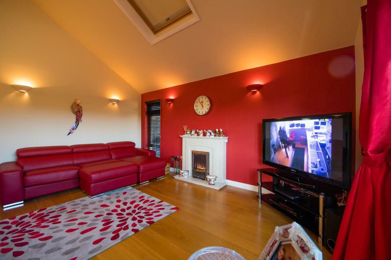 Bed and Breakfast Y Grange Llanfihangel-y-Creuddyn Zewnętrze zdjęcie