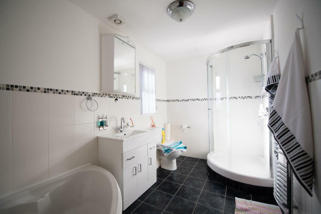 Bed and Breakfast Y Grange Llanfihangel-y-Creuddyn Zewnętrze zdjęcie