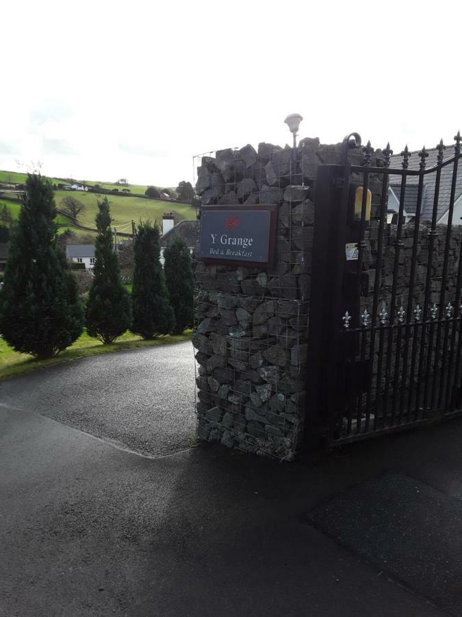 Bed and Breakfast Y Grange Llanfihangel-y-Creuddyn Zewnętrze zdjęcie