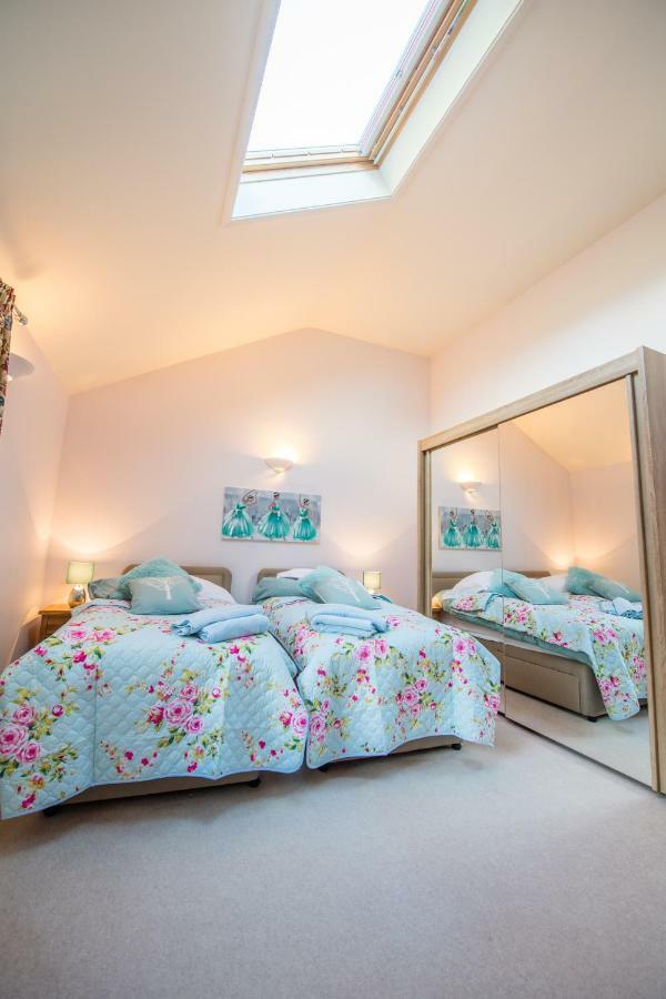 Bed and Breakfast Y Grange Llanfihangel-y-Creuddyn Zewnętrze zdjęcie