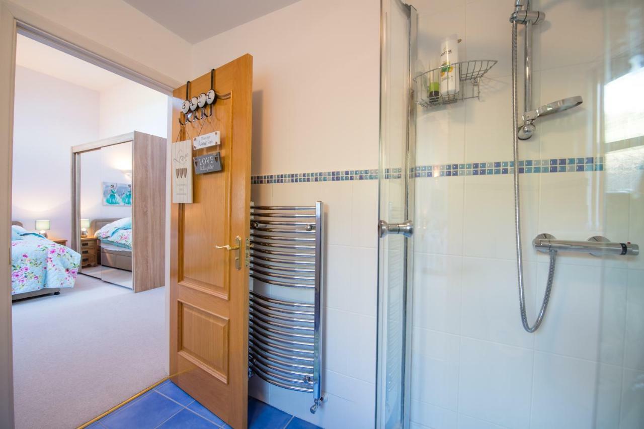 Bed and Breakfast Y Grange Llanfihangel-y-Creuddyn Zewnętrze zdjęcie